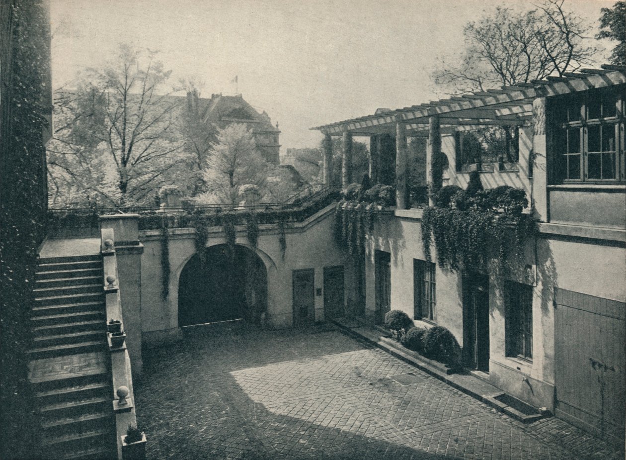 Dziedziniec prywatnego domu, 13 Boulevard Des Invalides, Paryż. Przeróbki Paula Huillarda, c1927 autorstwa Unbekannt