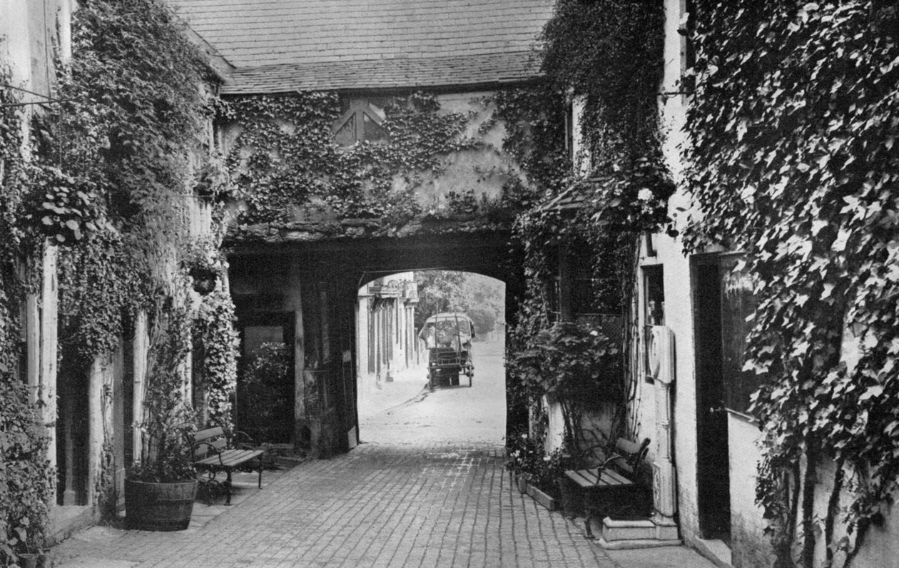 Dziedziniec zajazdu Saracens Head, Southwell, Nottinghamshire, 1924-1926 autorstwa Unbekannt