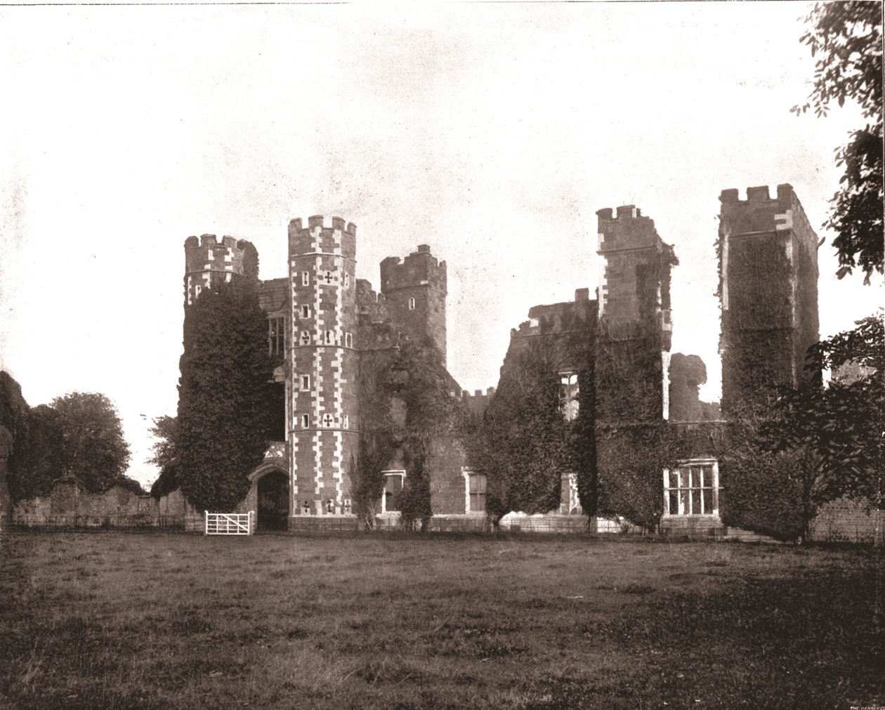 Cowdray House, Midhurst, Sussex, 1894. autorstwa Unbekannt
