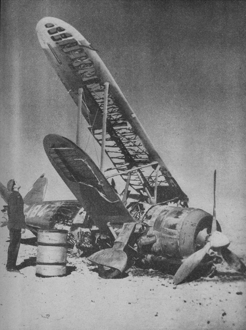 Rozbił się na cmentarzu Regia Aeronauticas, 1941 r. autorstwa Unbekannt