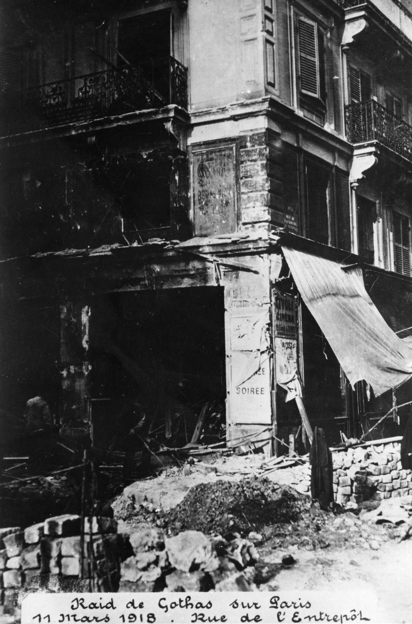 Uszkodzenia po nalocie niemieckich bombowców Gotha, Paryż, 11 marca 1918 r. autorstwa Unbekannt
