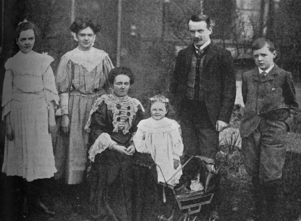 David Lloyd George — Wielki mąż stanu otoczony przez rodzinę, 1905, c1925 autorstwa Unbekannt