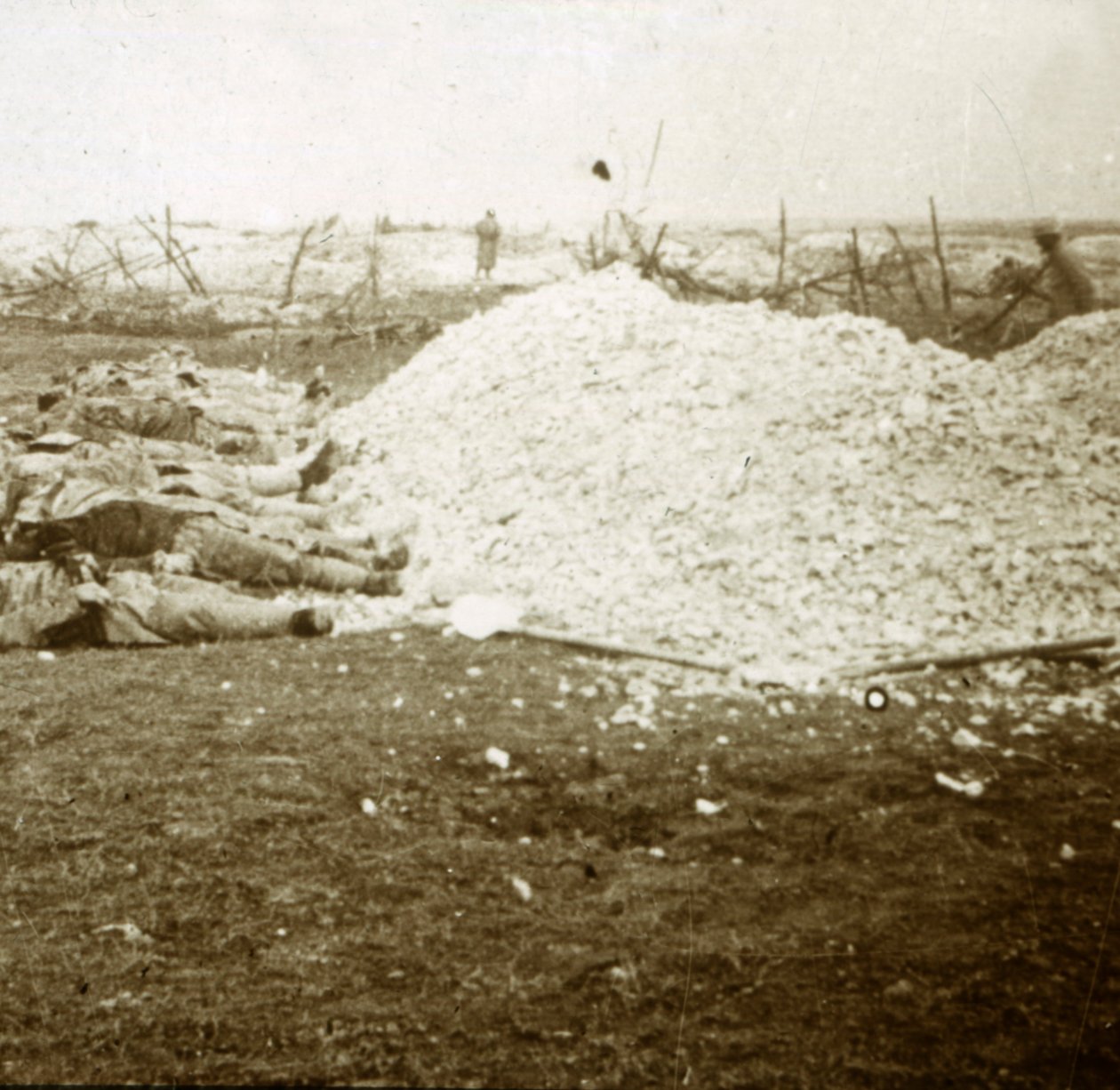 Zwłoki, Souain, północna Francja, wrzesień 1915 autorstwa Unbekannt