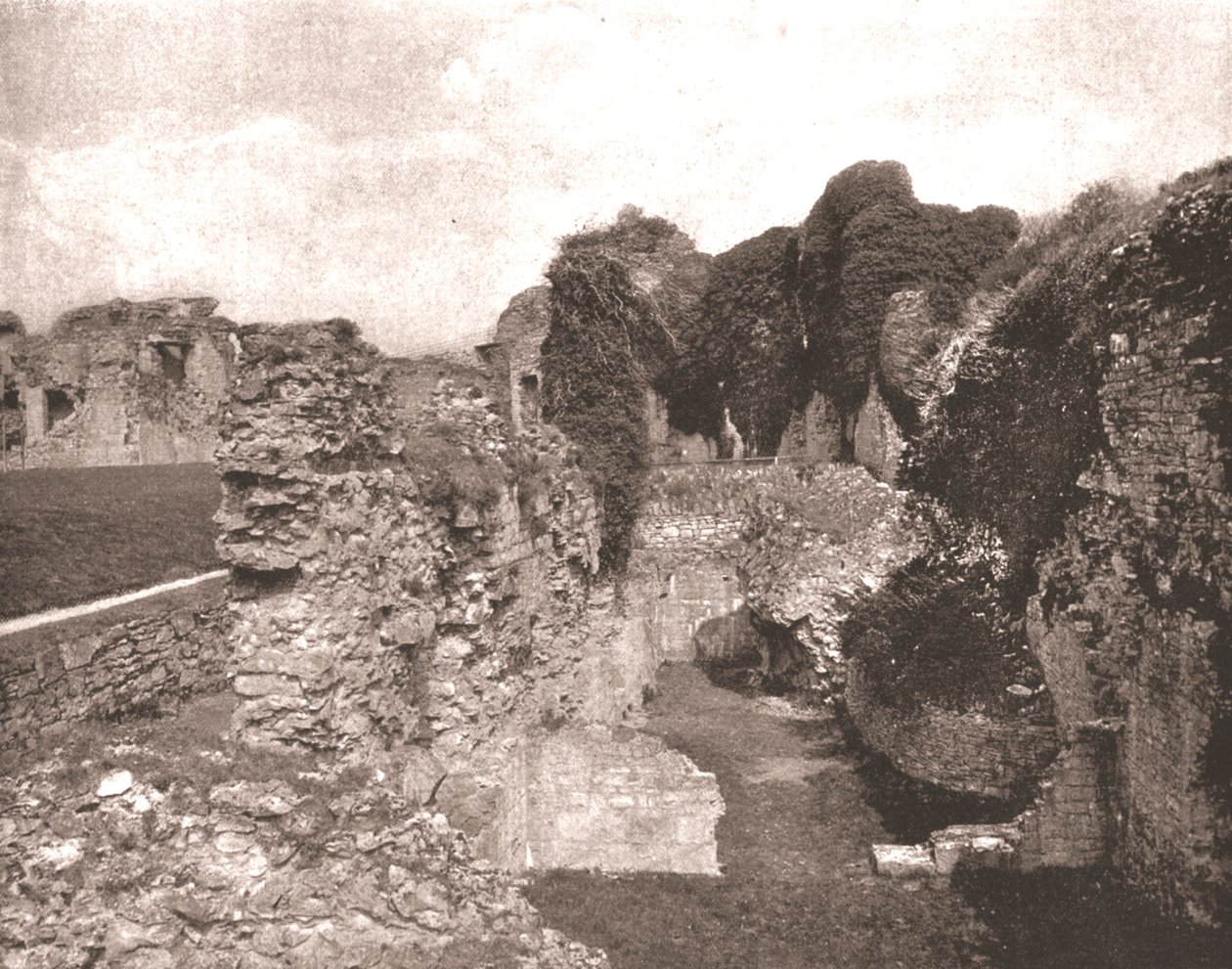 Zamek Denbigh, Denbighshire, Walia, 1894. autorstwa Unbekannt