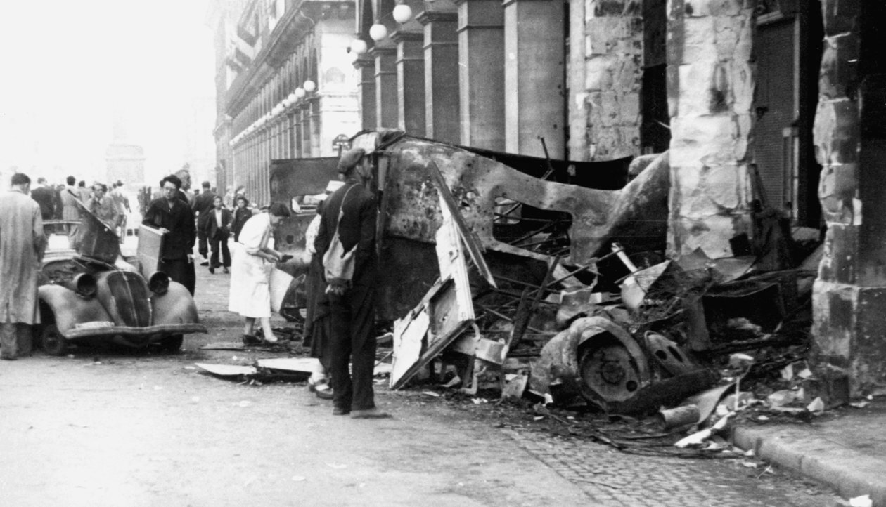 Zniszczony pojazd, Rue de Castiglione, wyzwolenie Paryża, sierpień 1944 autorstwa Unbekannt