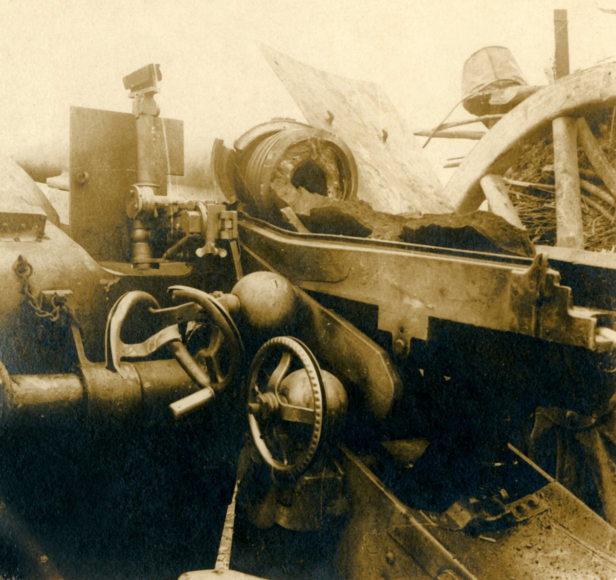 Zniszczone działo, c1914-c1918 autorstwa Unbekannt