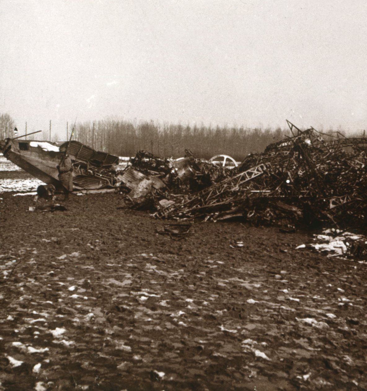 Zniszczony sterowiec, c1914-c1918 autorstwa Unbekannt