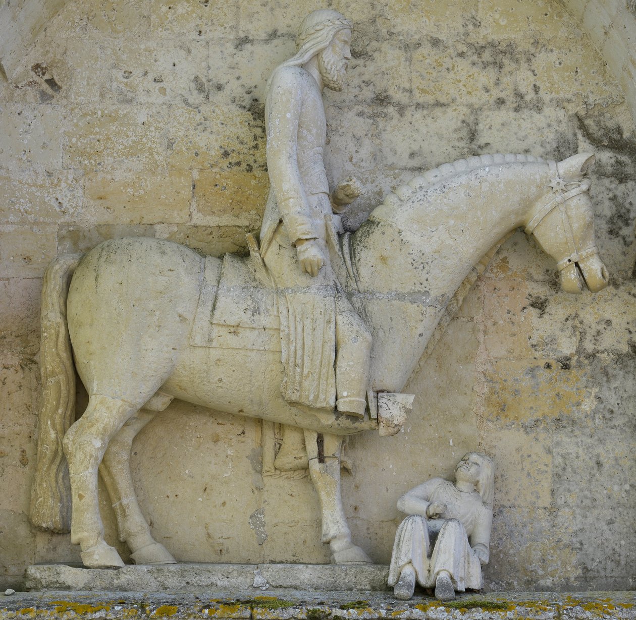 Fragment portalu bocznego przedstawiającego cesarza Konstantyna I Wielkiego, symbolizującego wypierające pogaństwo chrześcijańskie, kościół św. Hilaire w Melle (79500), Deux Sevres autorstwa Unbekannt