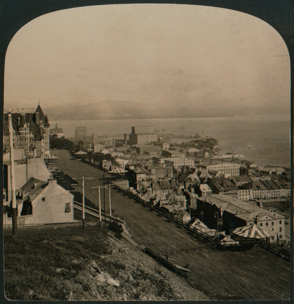 Taras Dufferin, Stare Miasto i rzeka św. Wawrzyńca z Cytadeli, Quebec, Kanada, 1906 autorstwa Unbekannt