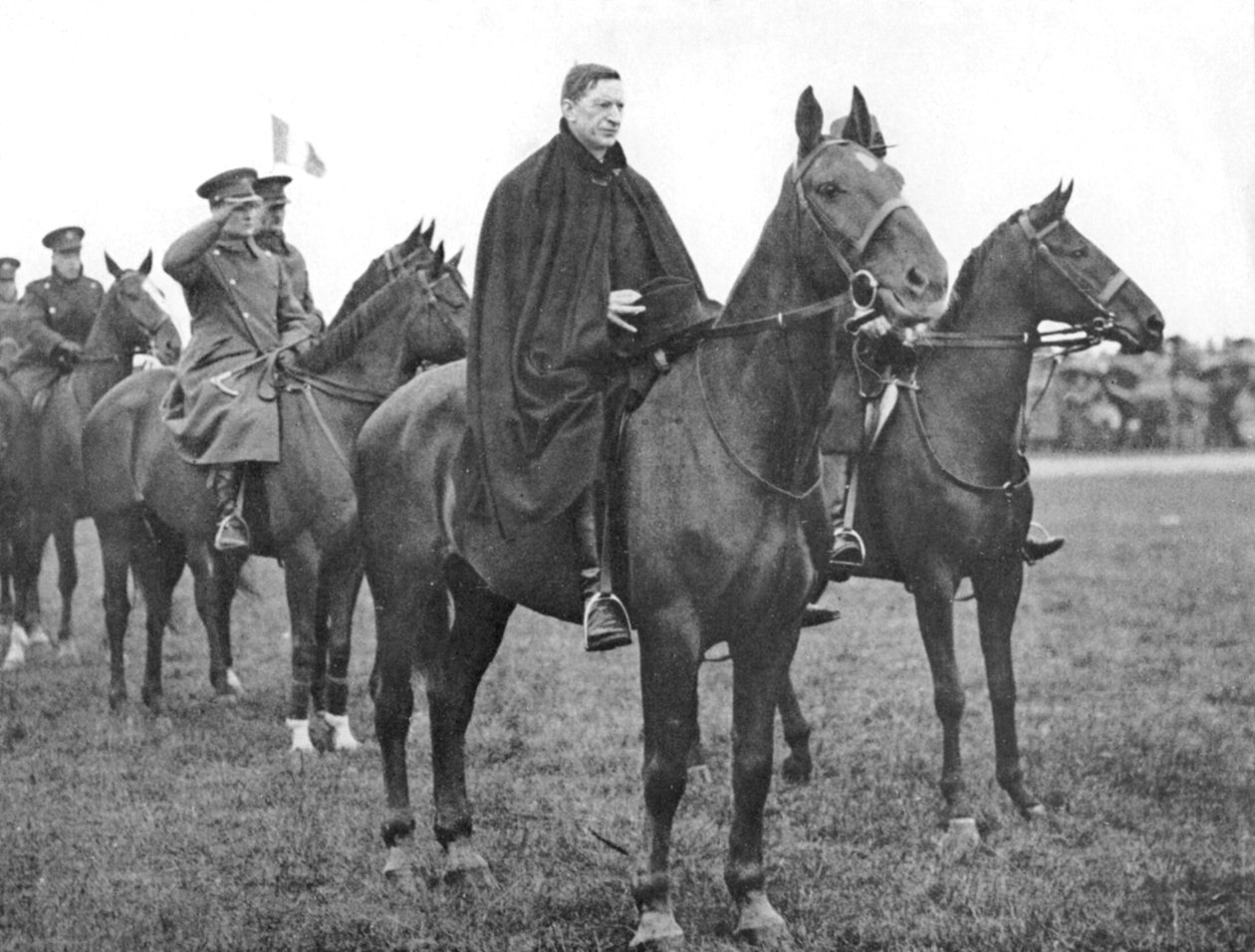 Eamon De Valera podczas przemarszu wojsk Wolnego Państwa Irlandzkiego, Dublin, c1934-1935 autorstwa Unbekannt