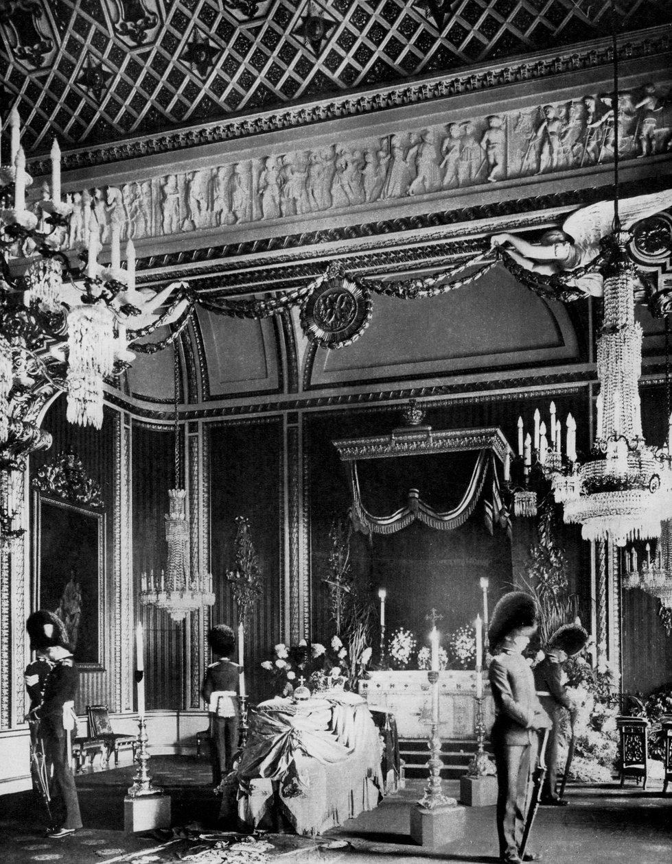 Edward VII leżący w stanie, sala tronowa, Pałac Buckingham, Londyn, 1910 1937 autorstwa Unbekannt