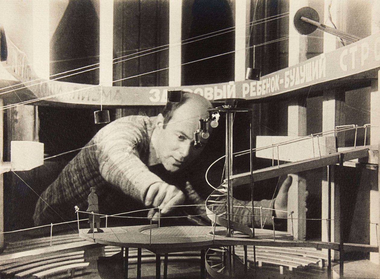 El Lissitzky przy scenografii, Teatr Meyerhold, 1929. autorstwa Unbekannt