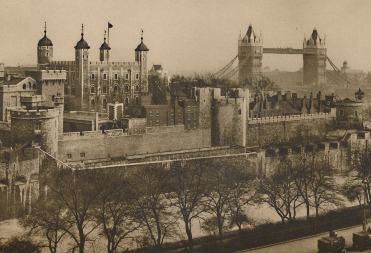 Oblężone wały w Tower of London Widziany poziom na poziomie z wysokich magazynów Tower Hill autorstwa Unbekannt