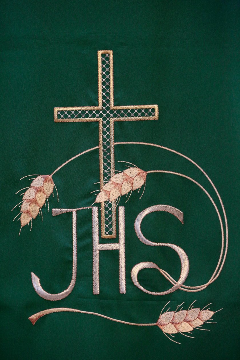 Haft w kościele Maria SS, Assunta: christogram lub monogram Jezusa Chrystusa, Galatone, Włochy autorstwa Unbekannt