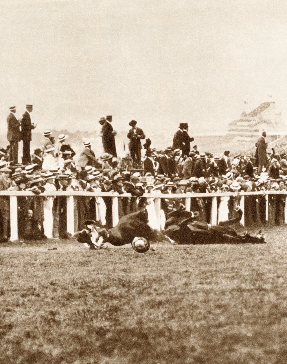 Emily Davison rzucająca się przed konia Kings podczas Derby, Epsom, Surrey, 1913 autorstwa Unbekannt