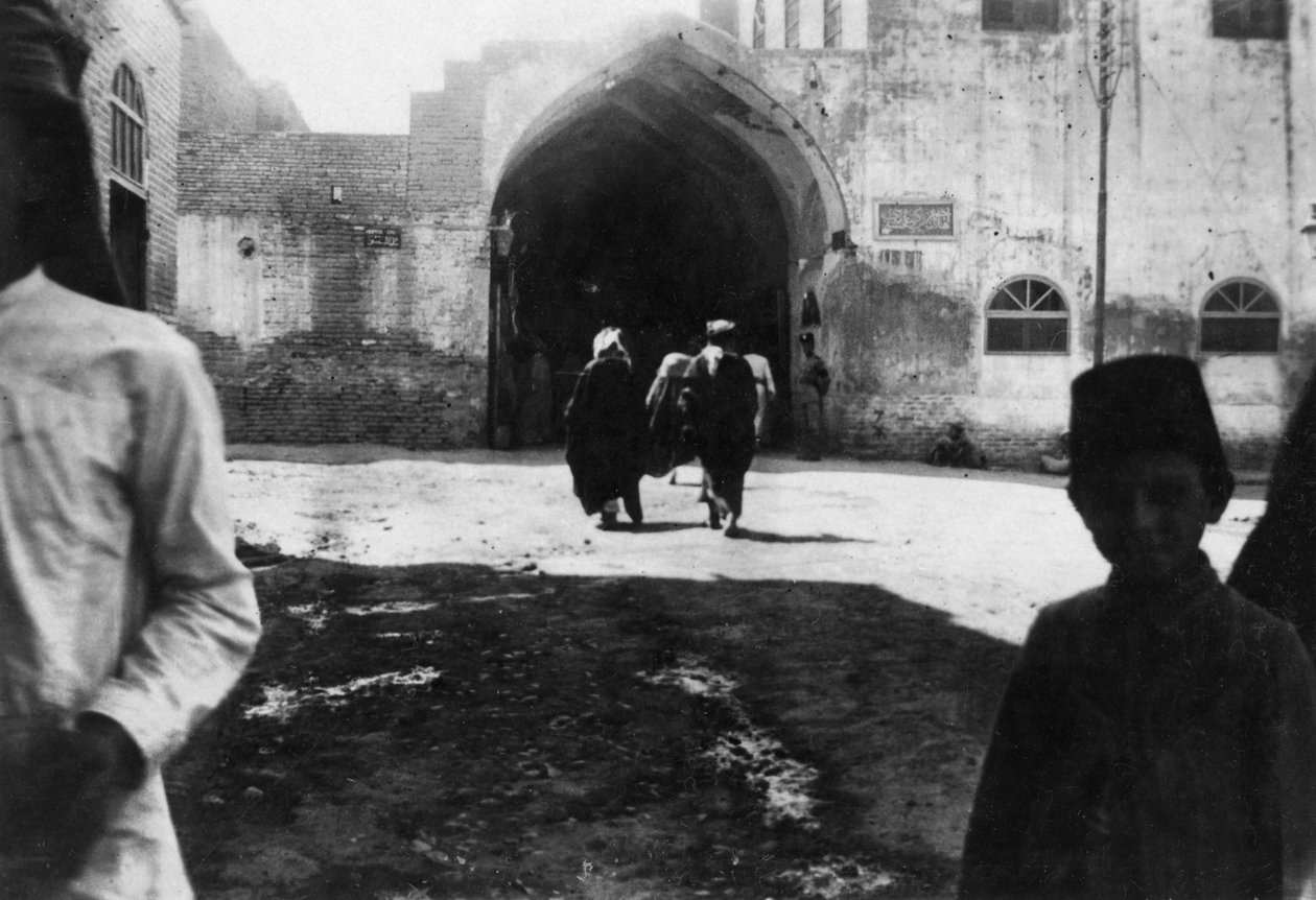 Wejście na bazar w Bagdadzie, Mezopotamia, I wojna światowa, 1918 r. autorstwa Unbekannt