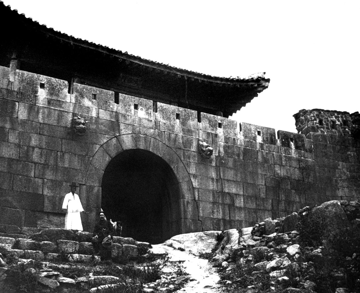 Wejście do świątyni, Korea, 1900 autorstwa Unbekannt