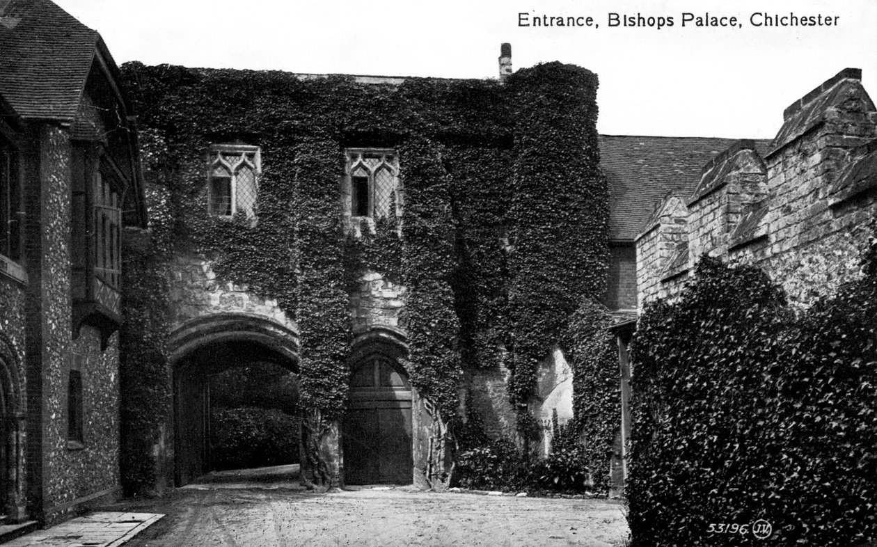 Wejście do Pałacu Biskupów, Chichester, Sussex, początek XX wieku autorstwa Unbekannt