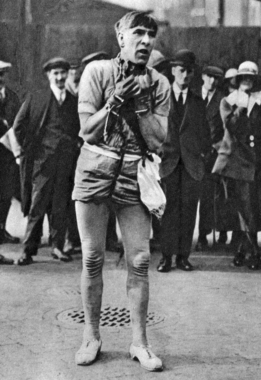 Escapolog zabawia widzów w kolejce do teatru, Londyn, 1926-1927 autorstwa Unbekannt