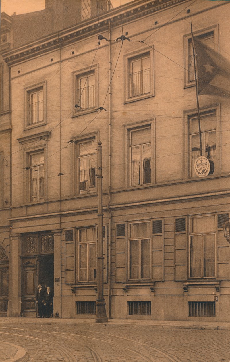 Na zewnątrz ambasady kubańskiej w Brukseli, Belgia, 1927. autorstwa Unbekannt