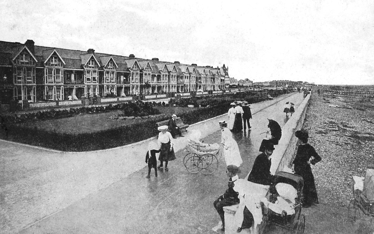Rodziny spacerujące po New Parade, East Worthing, West Sussex, c1900-c1920s autorstwa Unbekannt