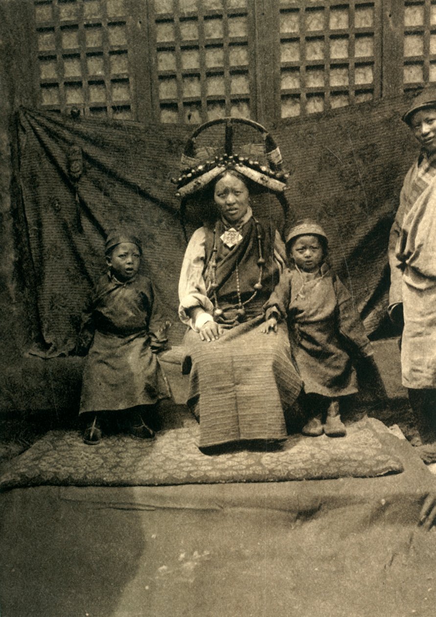 Rodzina gubernatora Tingri, c1918-c1939. autorstwa Unbekannt