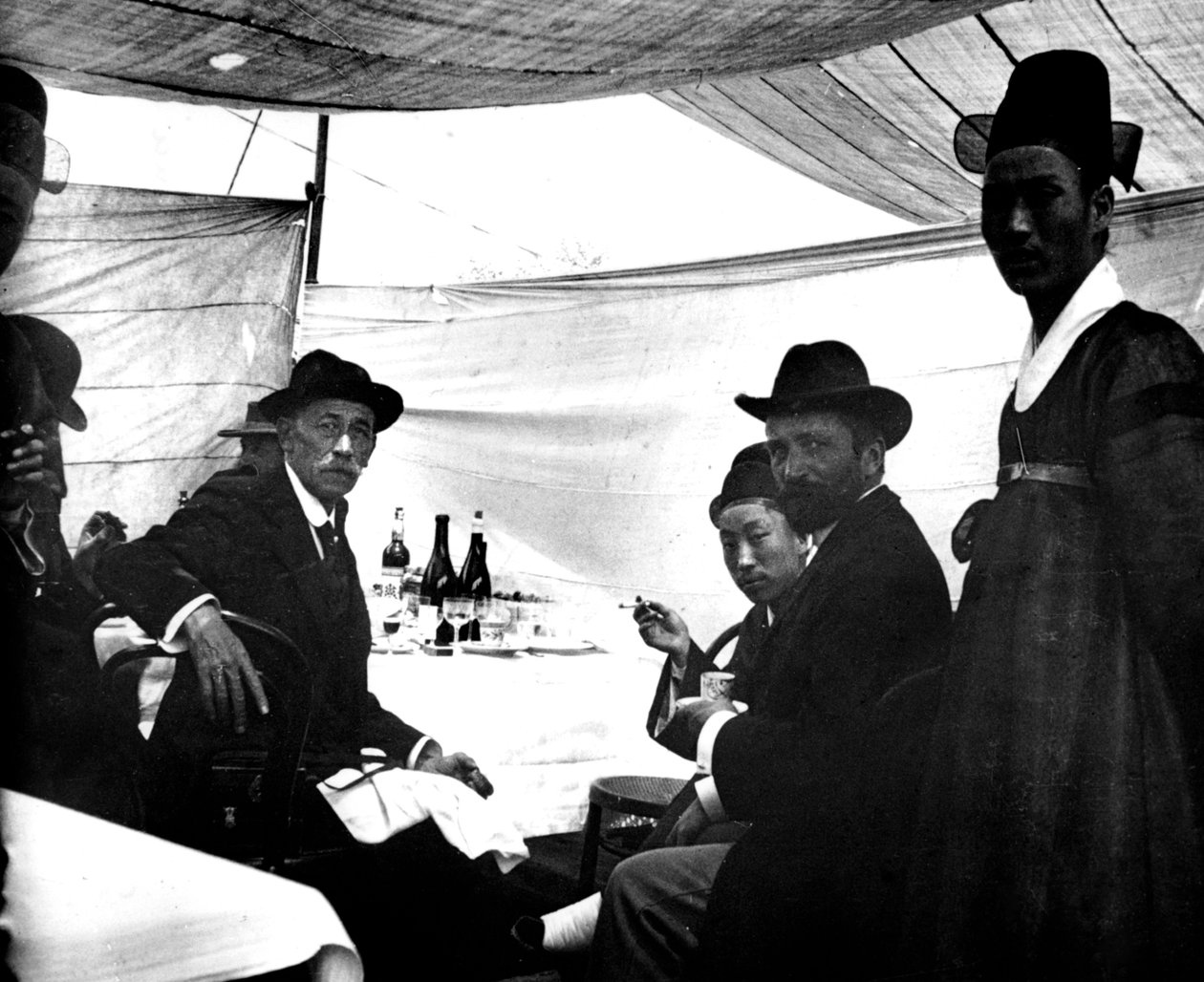 Festiwal ku czci Cesarza Japonii, Korea, 1900 autorstwa Unbekannt