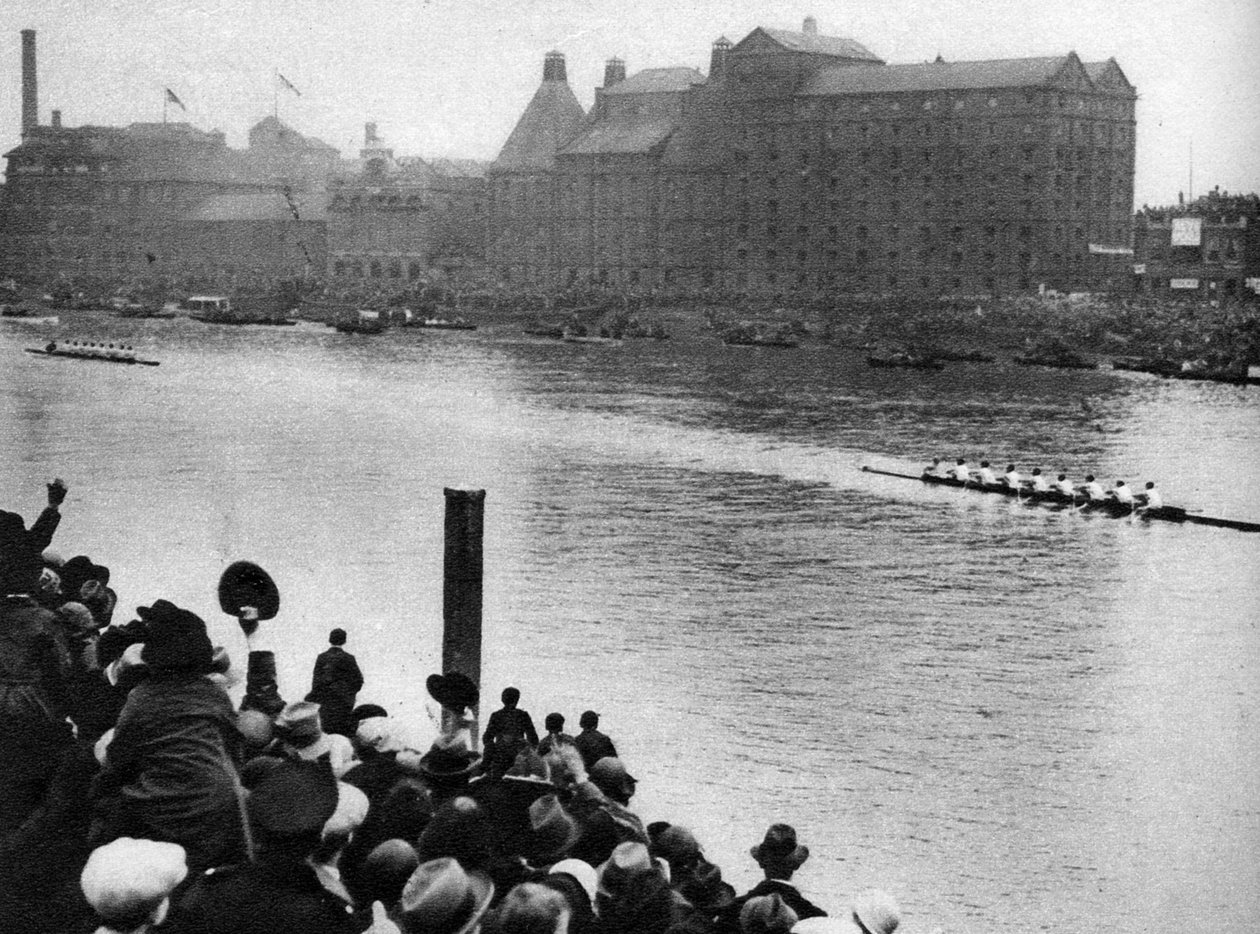 Zakończenie regat Oxford i Cambridge Boat Race, Londyn, 1926-1927 autorstwa Unbekannt