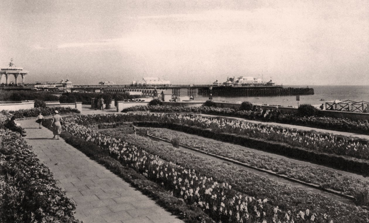 Ogrody kwiatowe i West Pier, Brighton, Sussex, 1938 autorstwa Unbekannt
