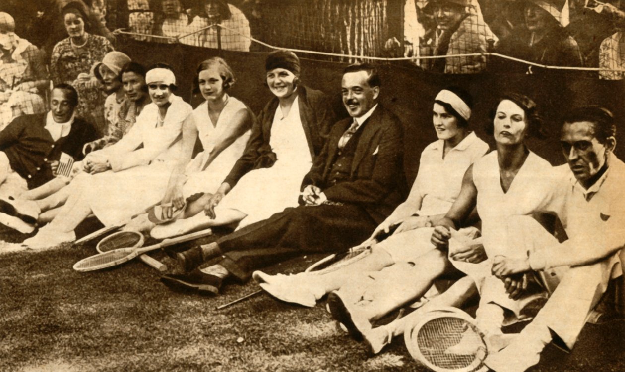 Były król Portugalii Manuel II z tenisistami, Wielka Brytania, 1930, 1933. autorstwa Unbekannt
