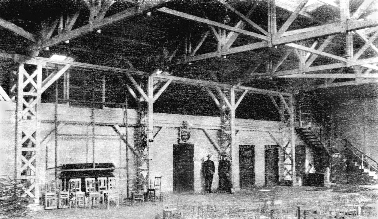 Francja: Wnętrze Klubu Armii Kościoła. Niemcy, Bickendorf - 1919 autorstwa Unbekannt