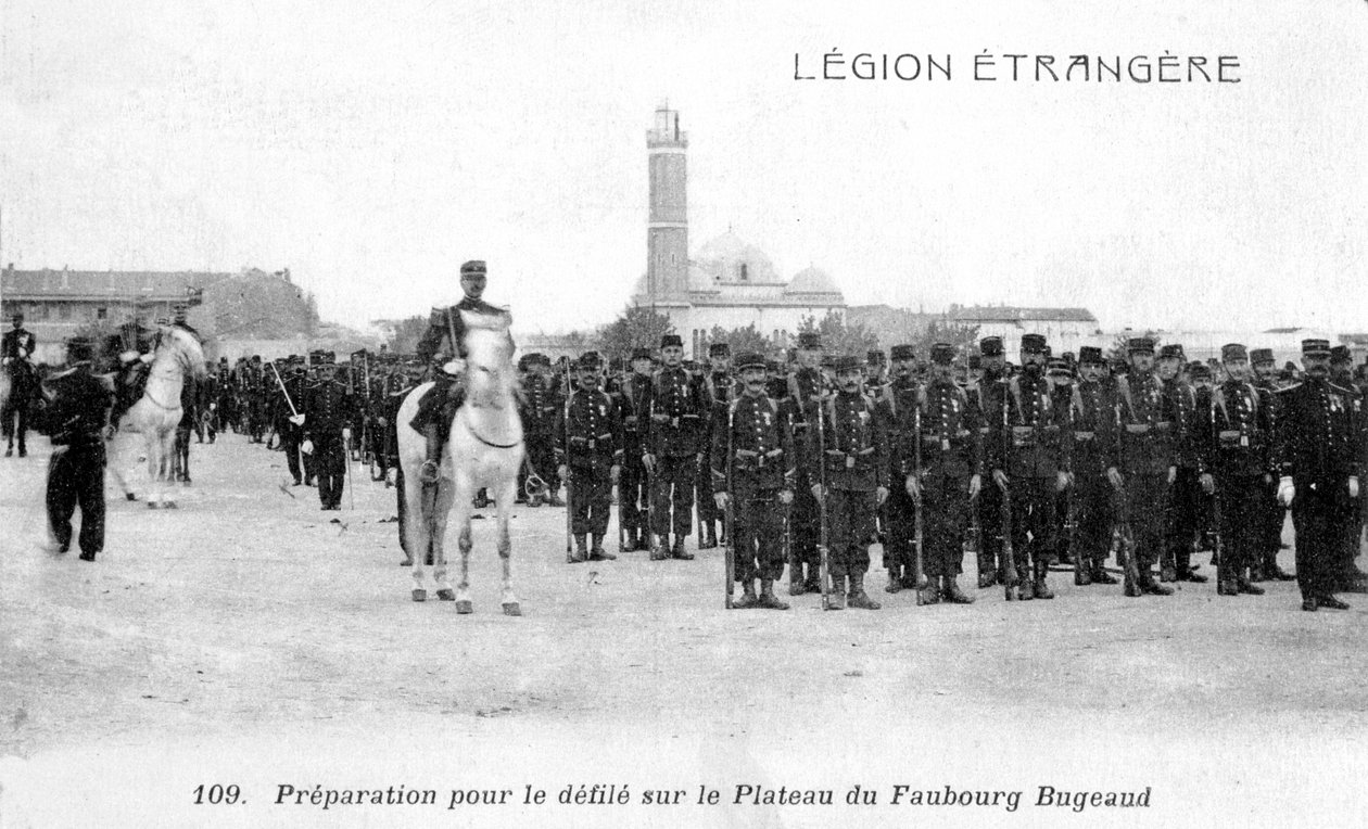 Francuska Legia Cudzoziemska przygotowująca się do marszu na płaskowyż Faubourg Bugeaud, Algieria, XX w. autorstwa Unbekannt