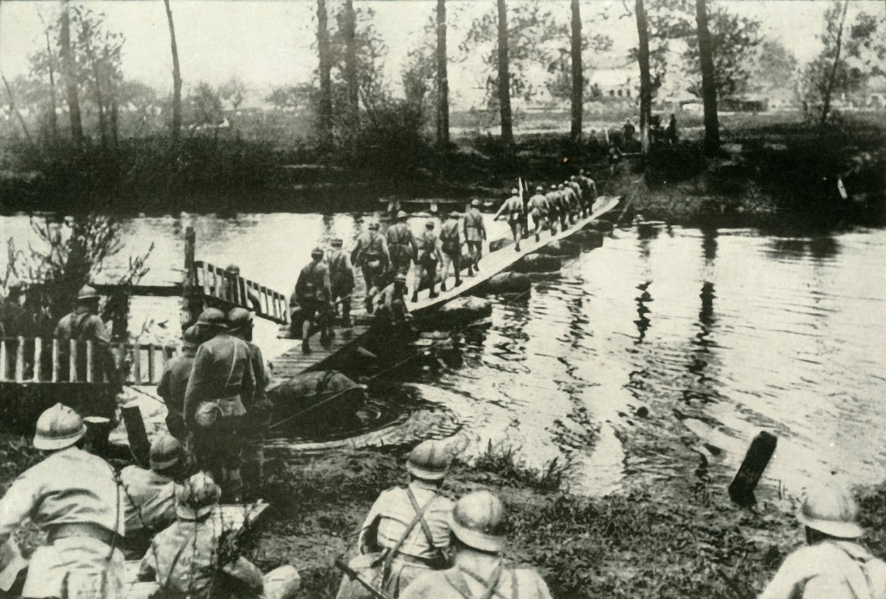 Wojska francuskie przekraczające rzekę, 1919. autorstwa Unbekannt
