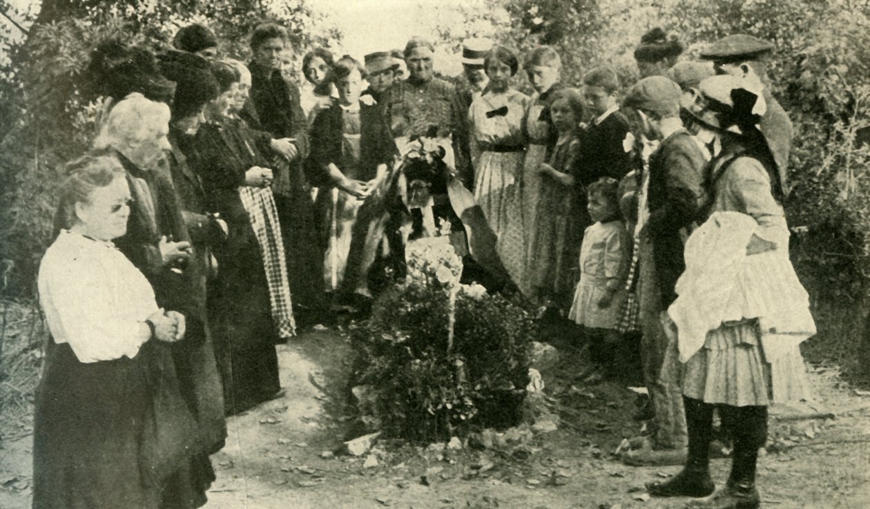 Cywile francuscy przy grobie żołnierza, 1914, ok.1920. autorstwa Unbekannt