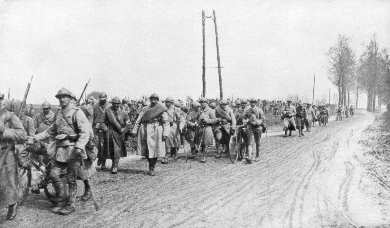 Francuski pułk piechoty powracający z frontu, 30 marca 1918 r autorstwa Unbekannt