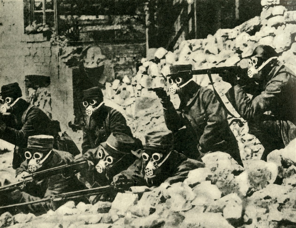 Żołnierze francuscy w maskach gazowych, I wojna światowa, ok. 1915, ok. 1920. autorstwa Unbekannt