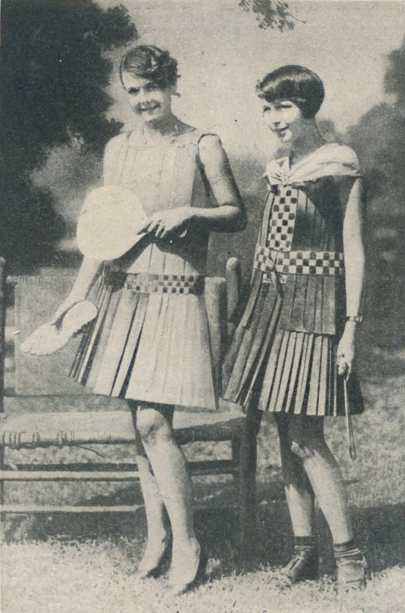 Sukienki z pasków drewna, ok. 1935 r. autorstwa Unbekannt