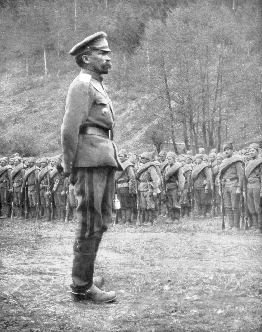 Generał Korniłow podczas inspekcji wojsk rosyjskich, 1 lipca 1917 r. autorstwa Unbekannt