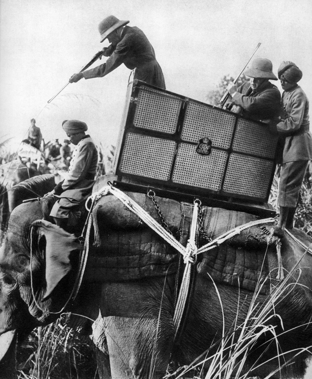 Jerzy V strzelający do tygrysów, Indie, 1911, 1935 autorstwa Unbekannt