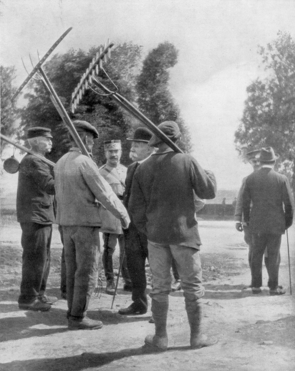 Georges Clemenceau rozmawiający z rolnikami na froncie, Chemin des Dames, Francja, 1918 autorstwa Unbekannt