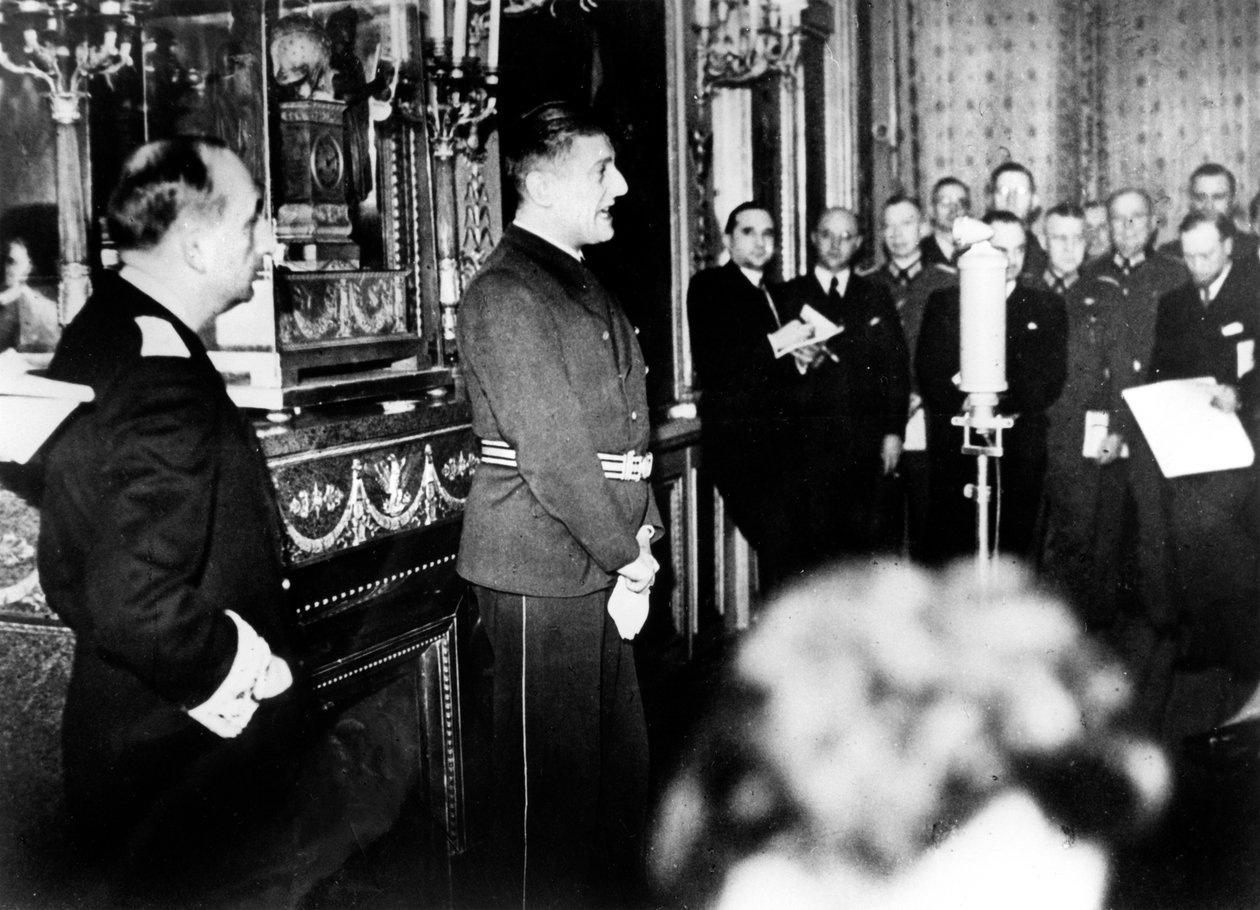 Ambasador Niemiec w Vichy we Francji, Otto Abetz, wygłaszający konferencję prasową, 15 grudnia 1940 r autorstwa Unbekannt