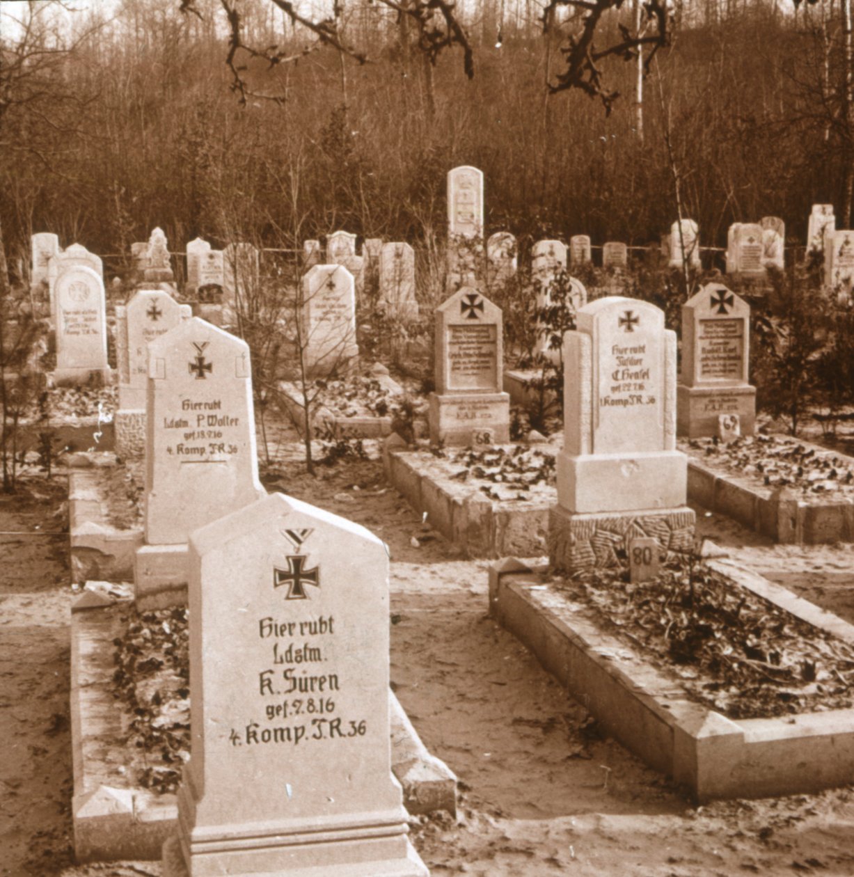 Cmentarz niemiecki, Carlepont, północna Francja, c1914-c1918 autorstwa Unbekannt