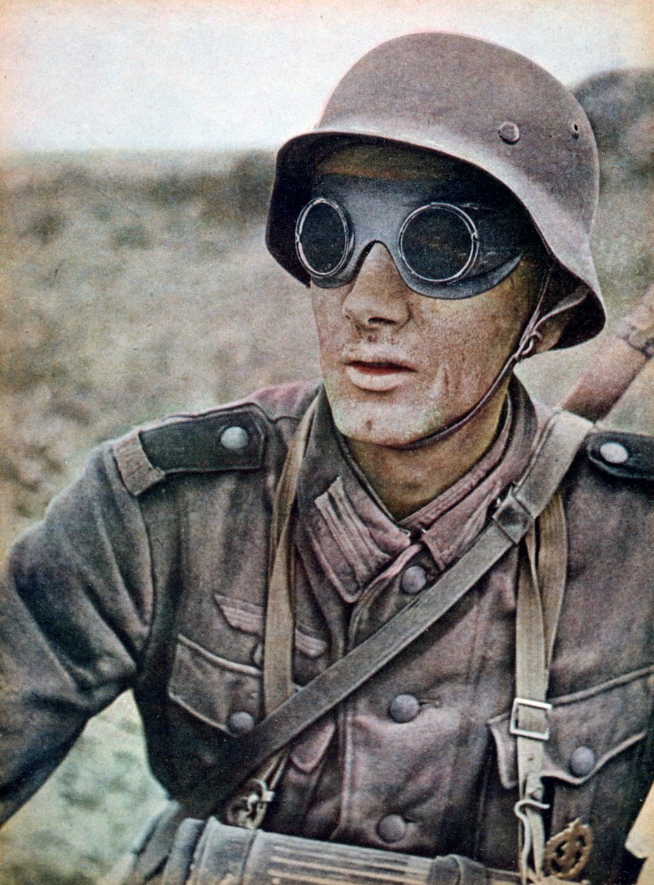 Niemiecki żołnierz motocyklowy zmierzający na wschód, Rosja, 1942 r. autorstwa Unbekannt