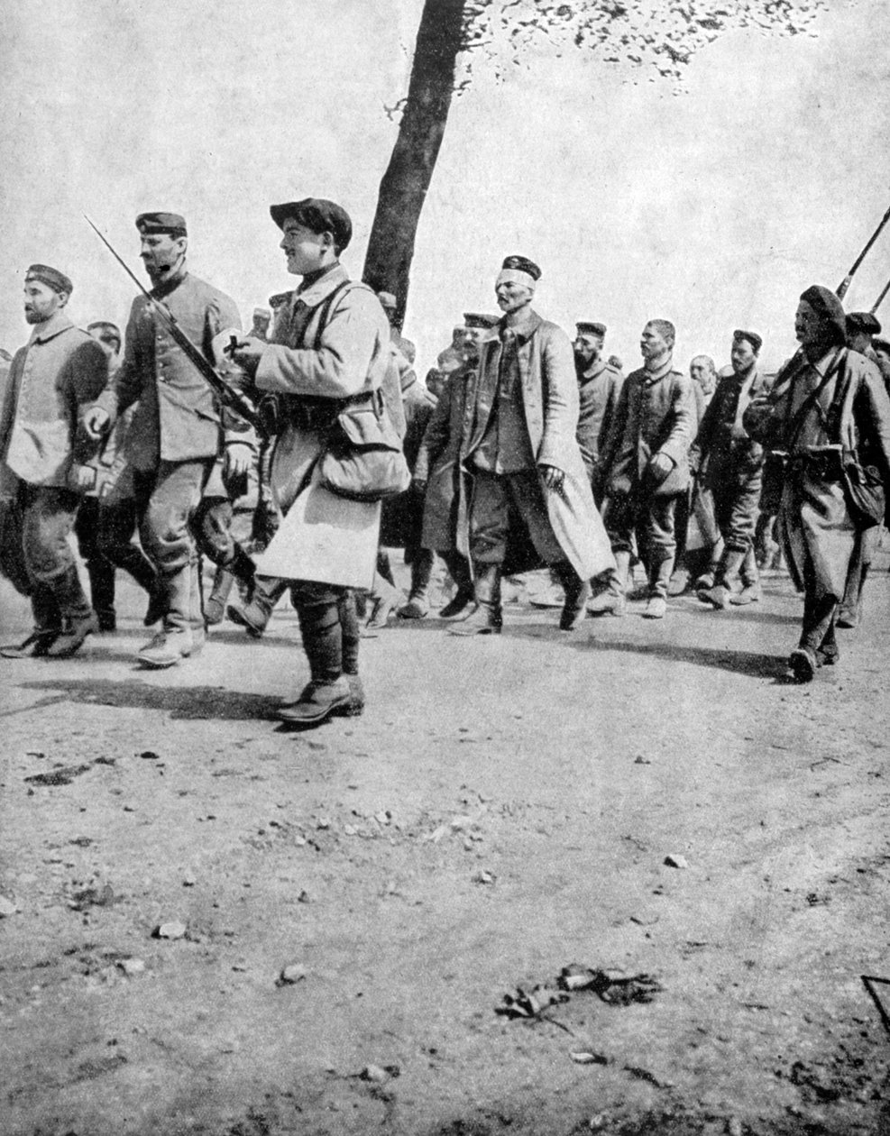 jeńcy niemieccy z drugiej bitwy pod Artois, Francja, I wojna światowa, 1915 autorstwa Unbekannt