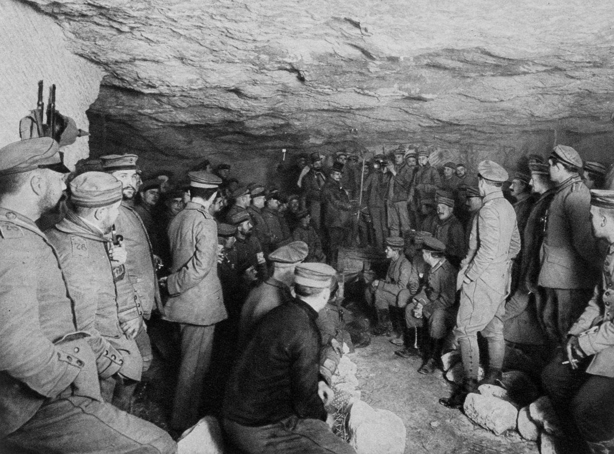 Niemieccy żołnierze na koncercie w jaskini, Francja, I wojna światowa, 1915 autorstwa Unbekannt