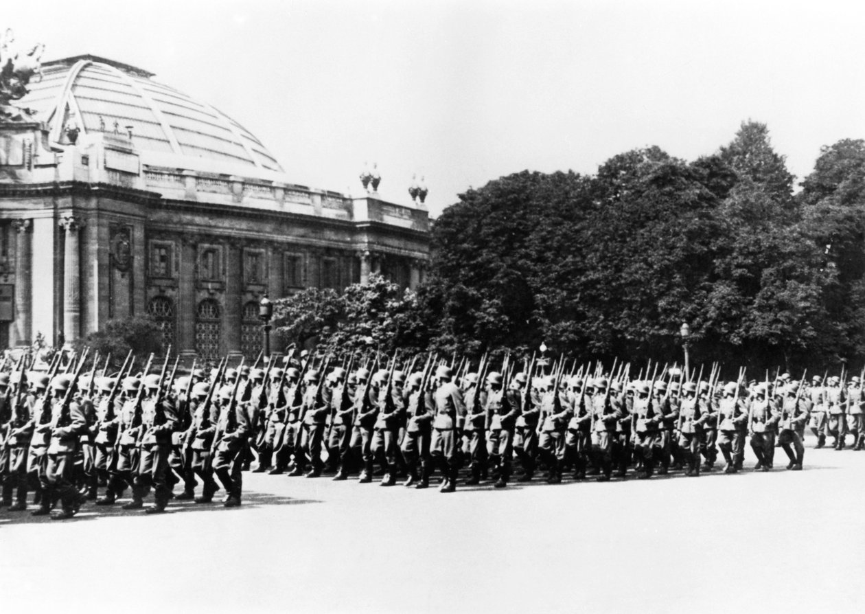 Parad wojsk niemieckich przed niemieckim komendantem Paryża, 8 lipca 1941 autorstwa Unbekannt