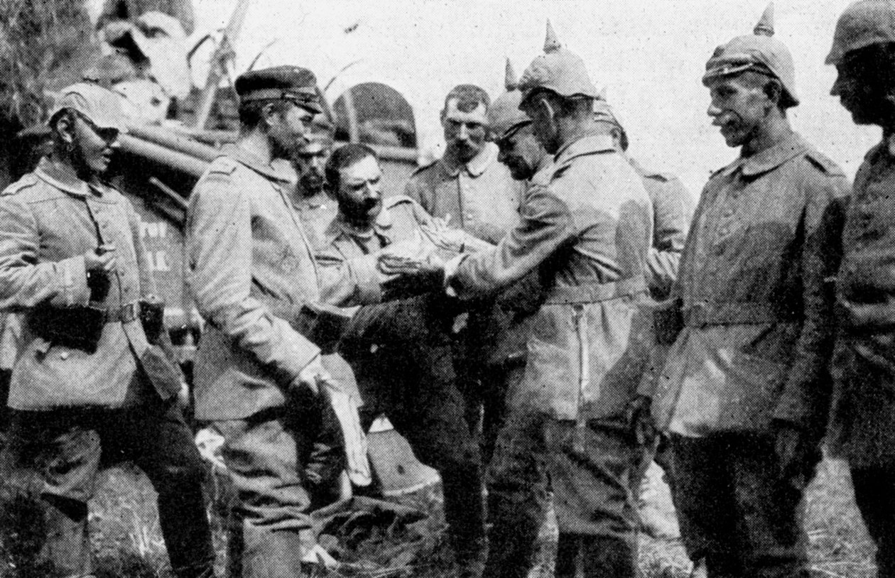 Wojska niemieckie zatrzymujące się na południowych racjach żywnościowych w drodze do Brukseli, I wojna światowa, 1914 r. autorstwa Unbekannt