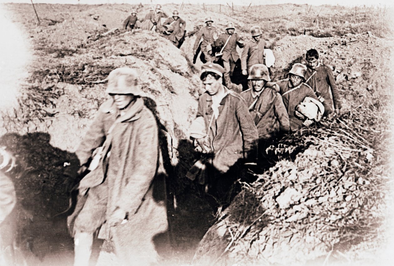 Niemcy poddają się w Laffaux, północna Francja, c1914-c1918 autorstwa Unbekannt