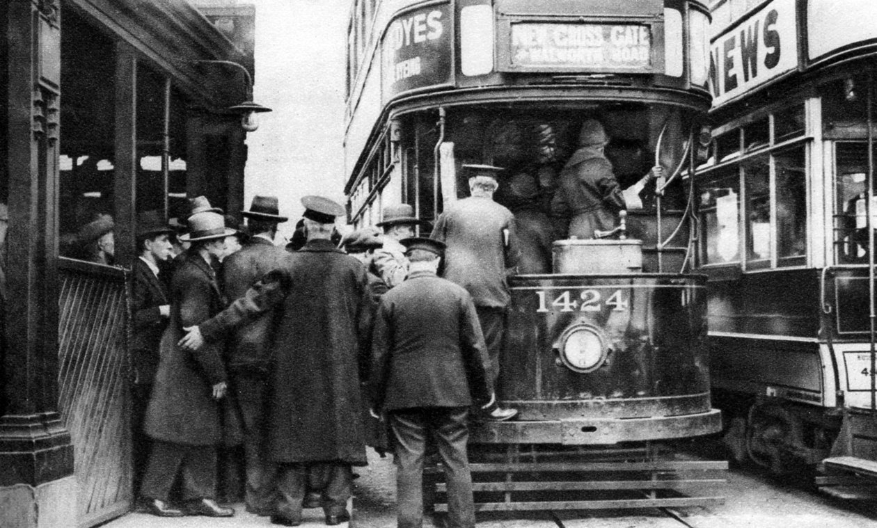 Wsiadanie do tramwaju w Blackfriars, Londyn, 1926-1927 autorstwa Unbekannt