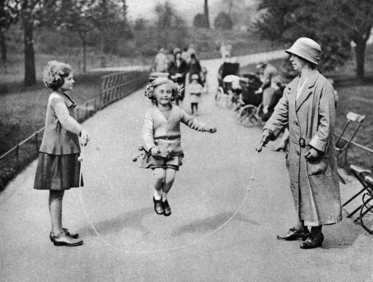 Dziewczyna skacząca, Hyde Park, Londyn, 1926-1927 autorstwa Unbekannt